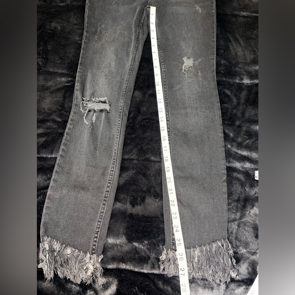 {NWOT Free People Black Fringe Hem Distressed Denim Jeans Size 25} - Picture 6 of 8